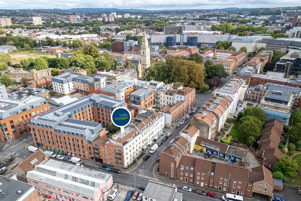 Property photo 2 of 17 Flat 3, Balloon Court, 18 Cave Street St Pauls, Br