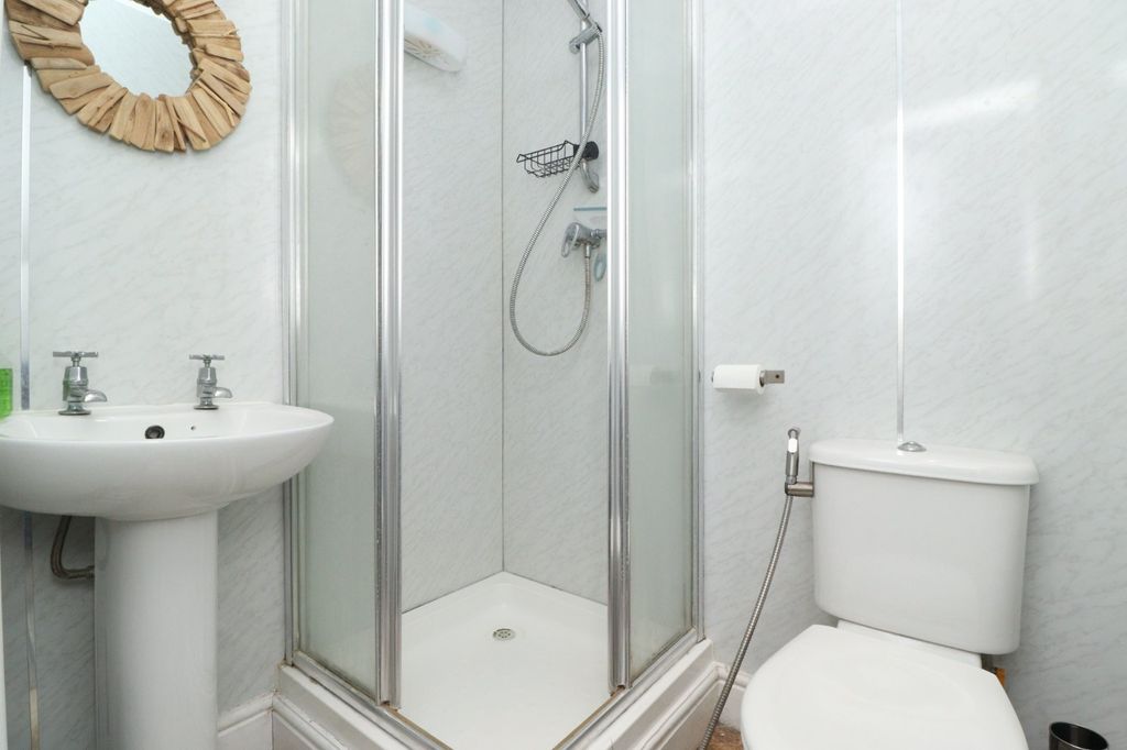 Additional image 12 of 3 bed flat for saleBerkeley Road, Birchington CT7