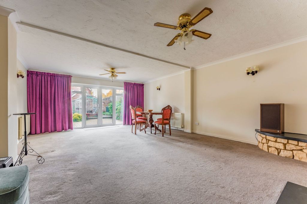 Property photo 3 of 17