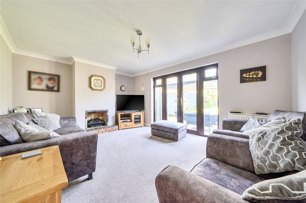 Property photo 2 of 19 Picture No. 32