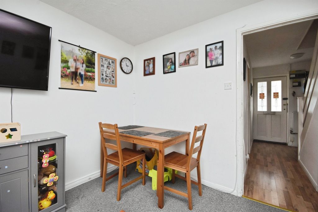 Property photo 3 of 16
