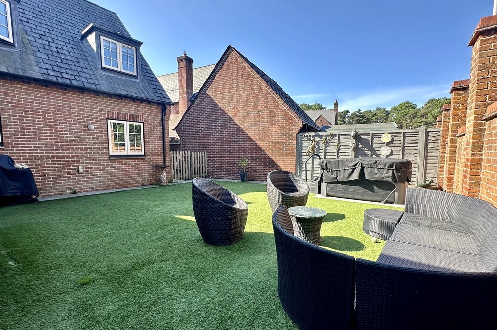 Property photo 3 of 29 Gallery