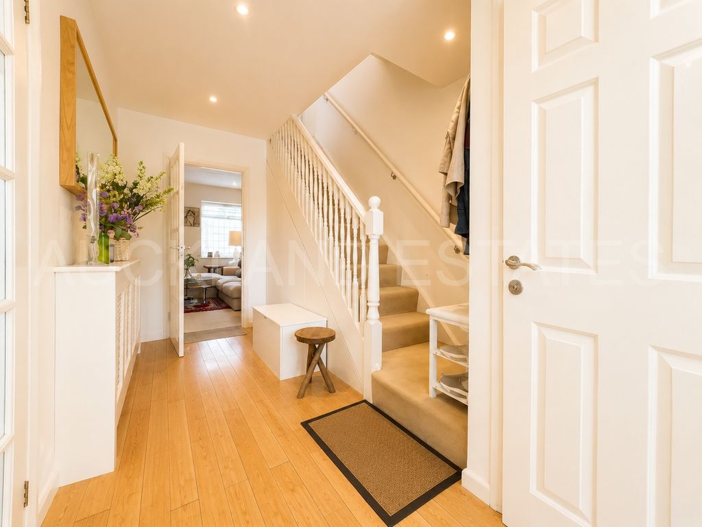 Property photo 2 of 15 Image00003