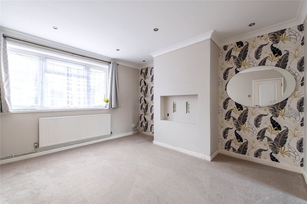 Property photo 2 of 18 Picture No. 17