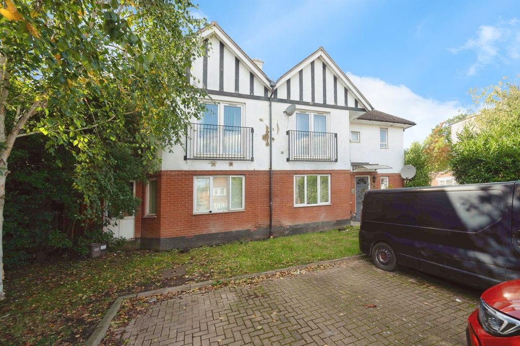 Property photo 1 of 9
