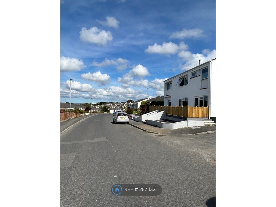 Property photo 1 of 16 Quiet Road Near To Shops