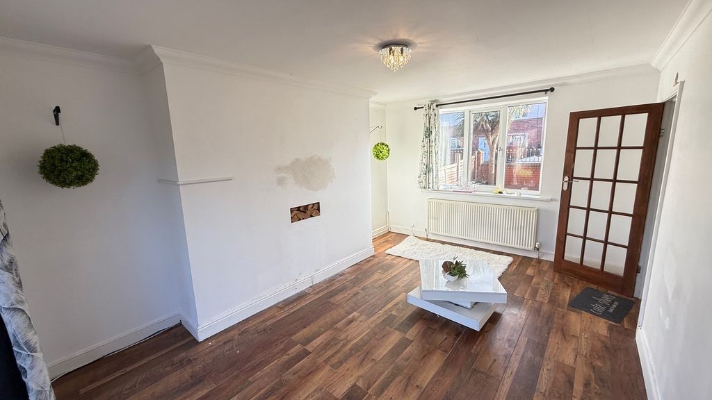 Property photo 2 of 12 Image