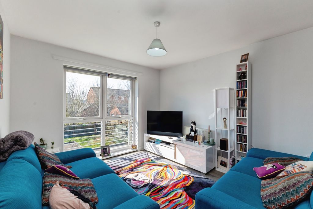 Property photo 2 of 12 Pbox-Img.Jpg