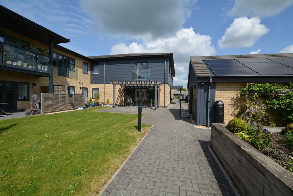 Property photo 3 of 12 Beaufields House