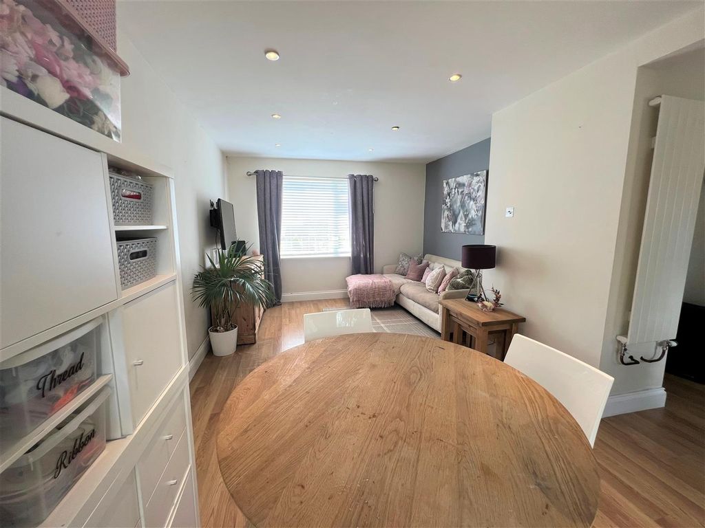 Property photo 3 of 10 Dining Room.Jpg