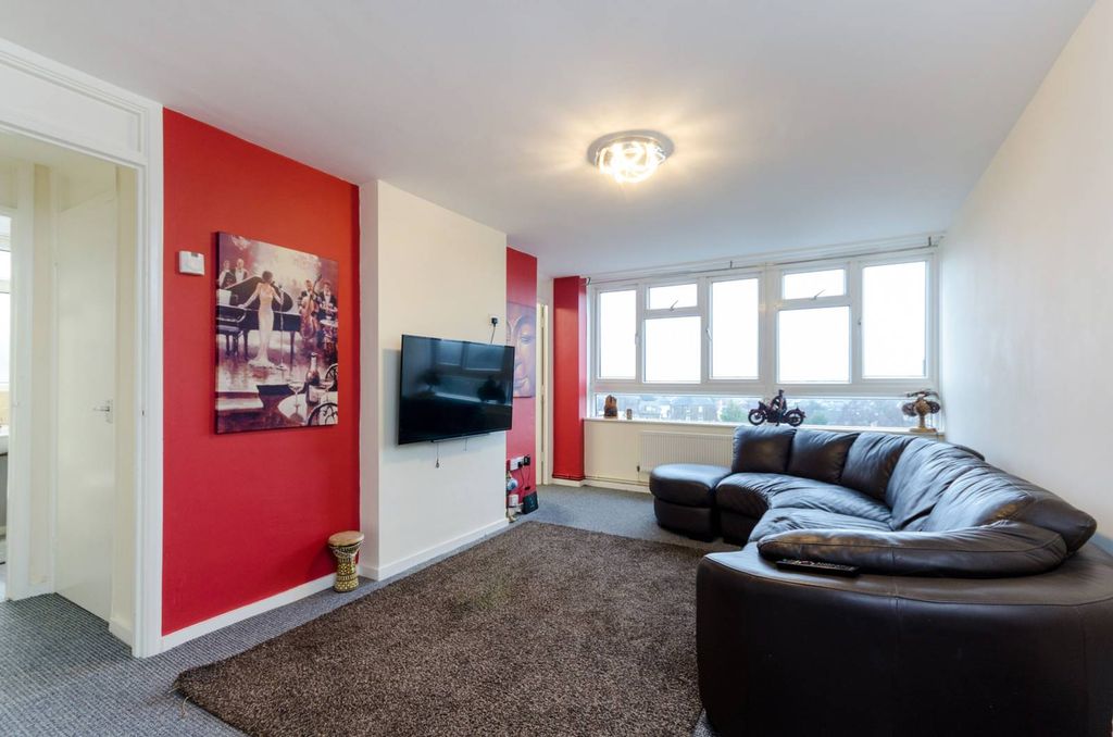 Property photo 2 of 10