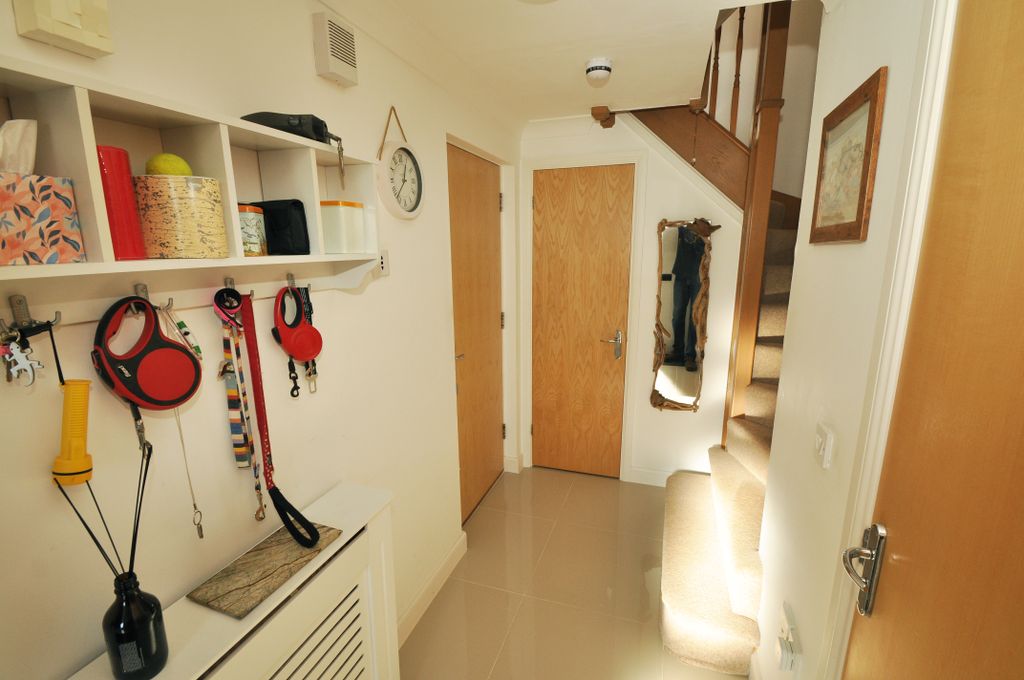 Property photo 3 of 36
