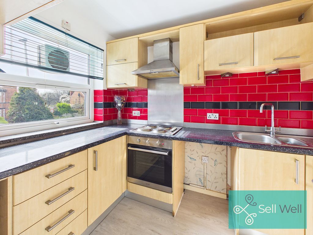 Property photo 3 of 11 Kitchen