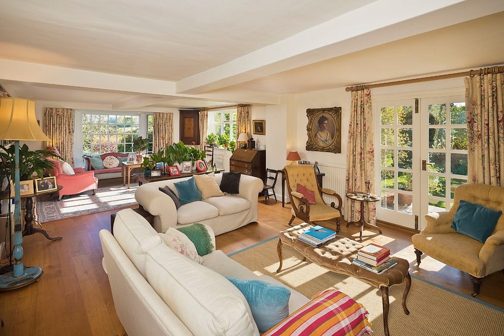Property photo 3 of 16 Drawing Room