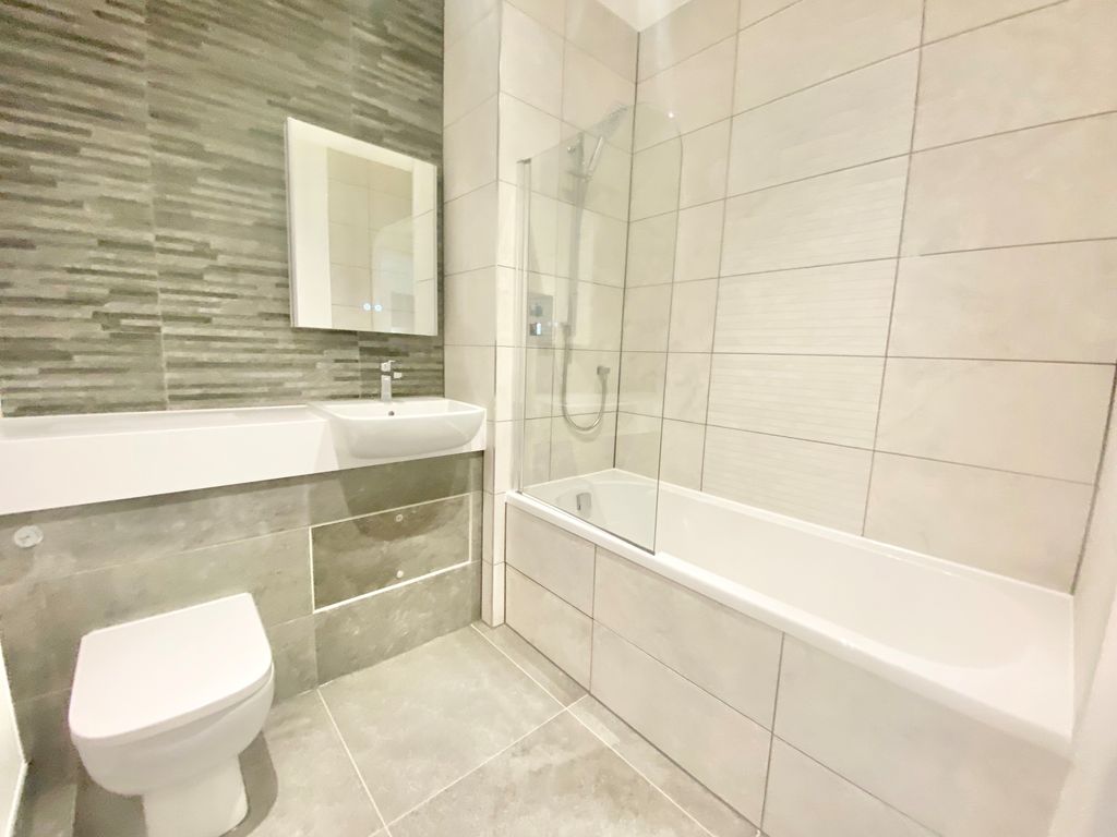 Property photo 3 of 4 Bathroom