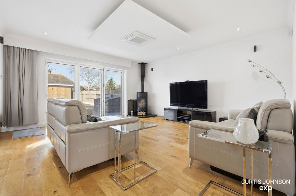 Property photo 2 of 30