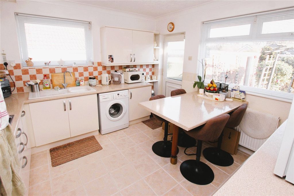 Property photo 2 of 11 Picture No. 28