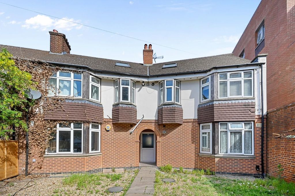 Property photo 2 of 10