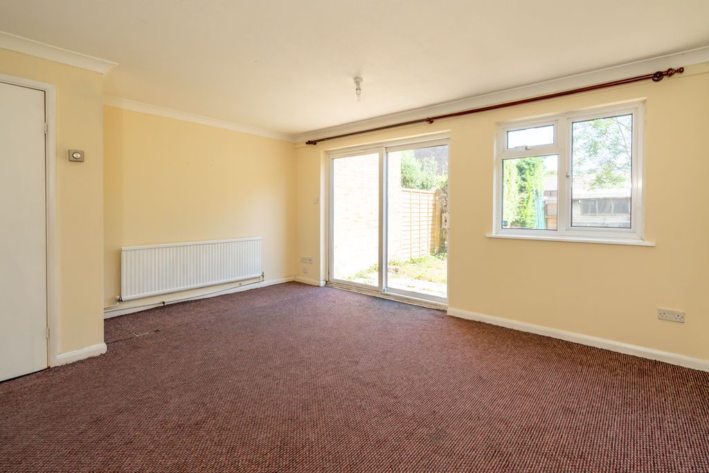 Property photo 3 of 12 Photo 4
