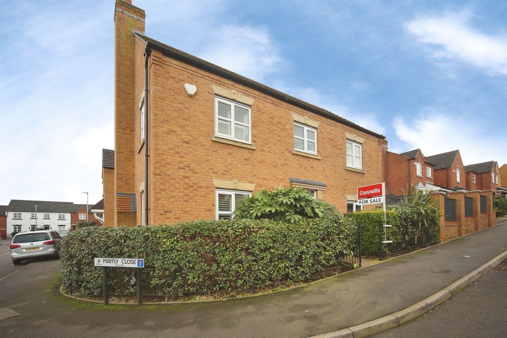 Property photo 1 of 18