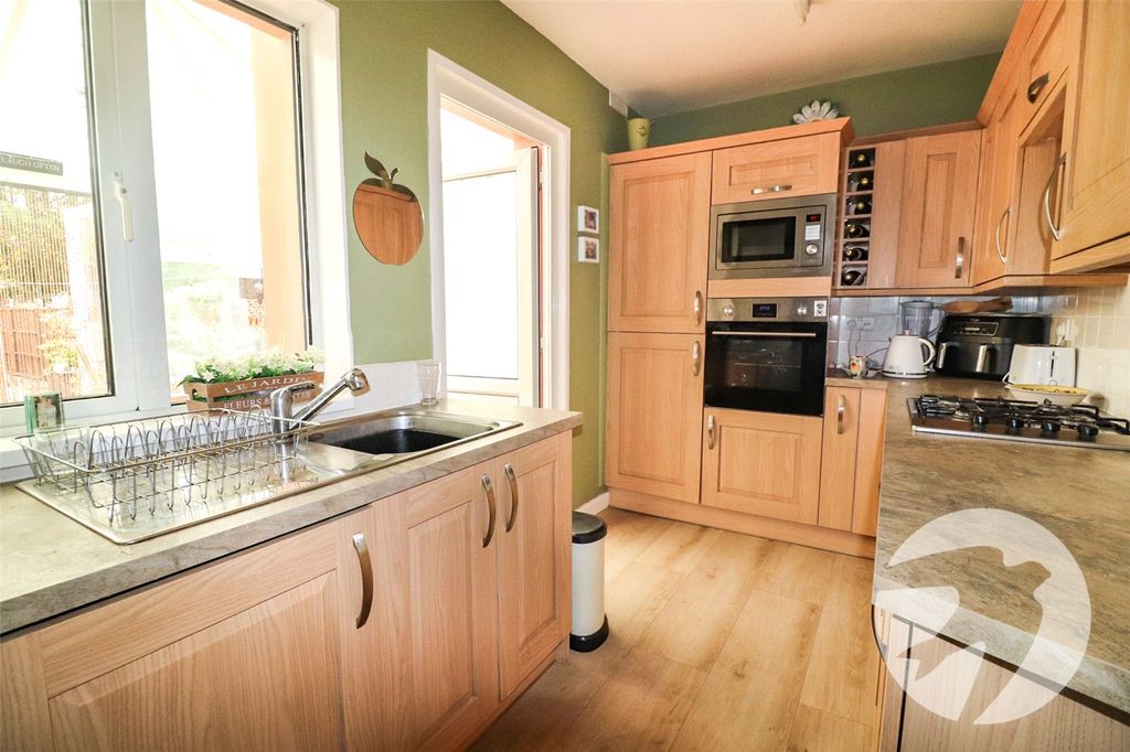 Property photo 3 of 17 Picture No. 32