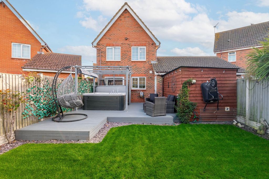 Property photo 2 of 17
