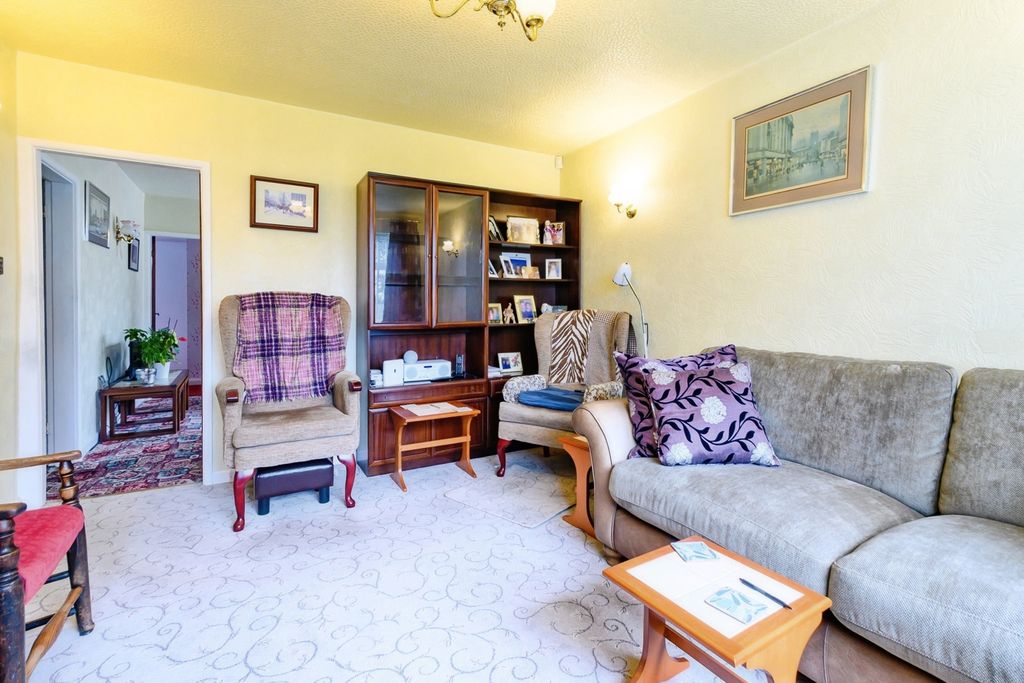 Property photo 3 of 17 Photo