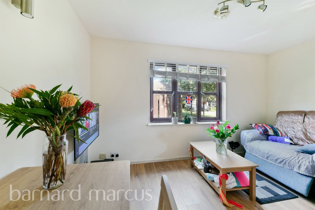 Property photo 3 of 8