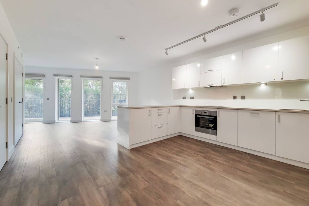 Property photo 3 of 22