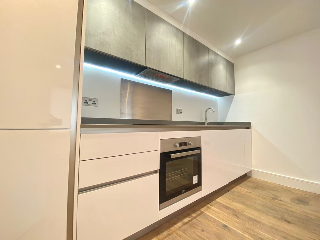 Property photo 2 of 7 Kitchen