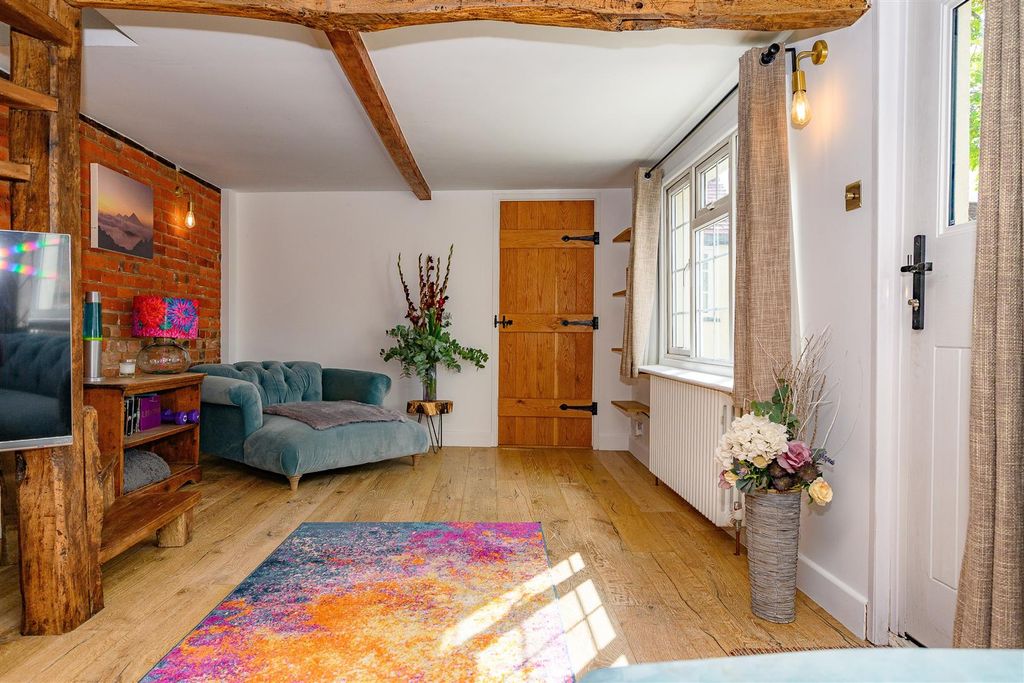 Property photo 3 of 18 Living Room