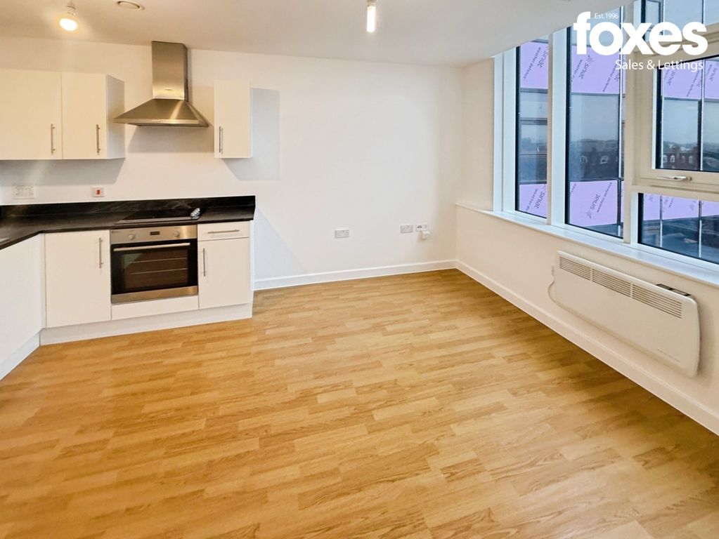 Property photo 3 of 10 4866972