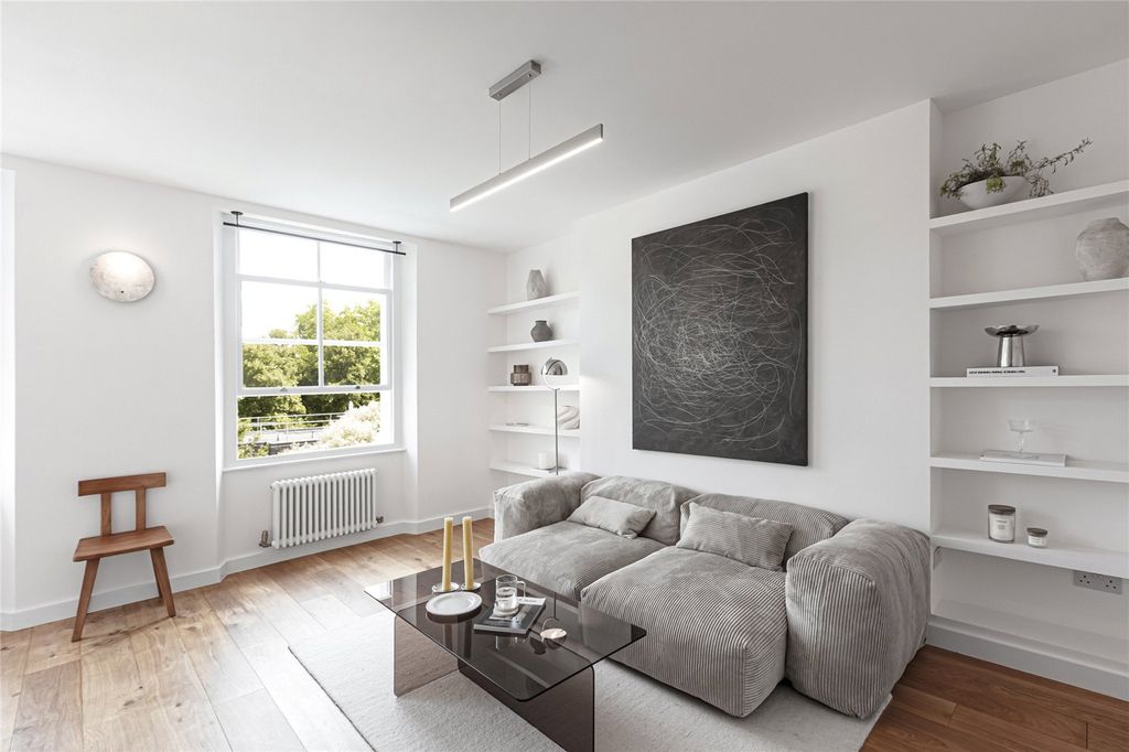 Property photo 1 of 8 Living Room