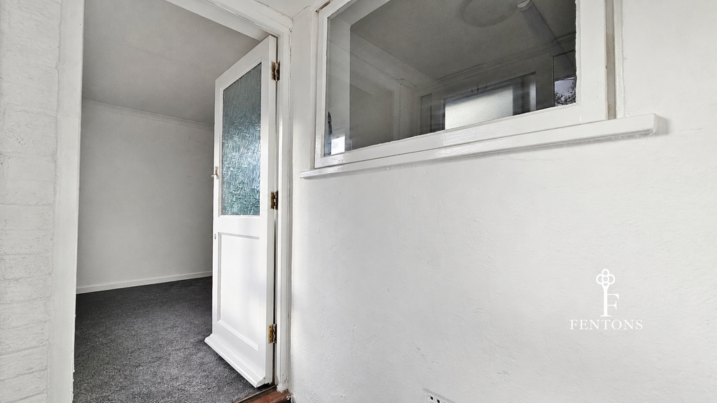 Property photo 3 of 10 Hallway