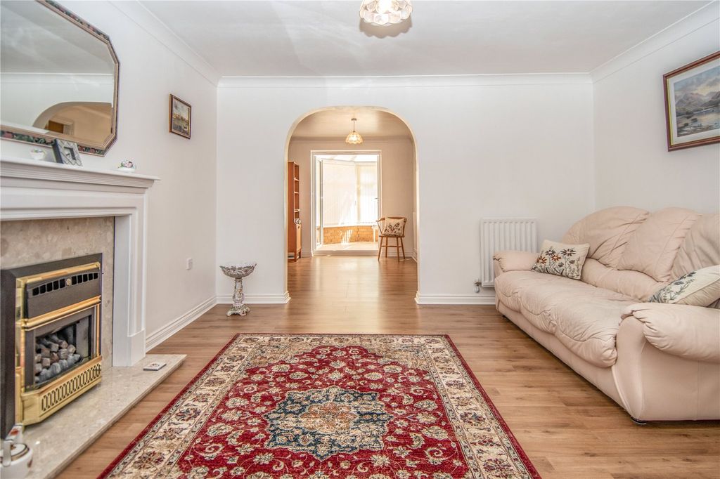 Property photo 3 of 11 Picture No. 28