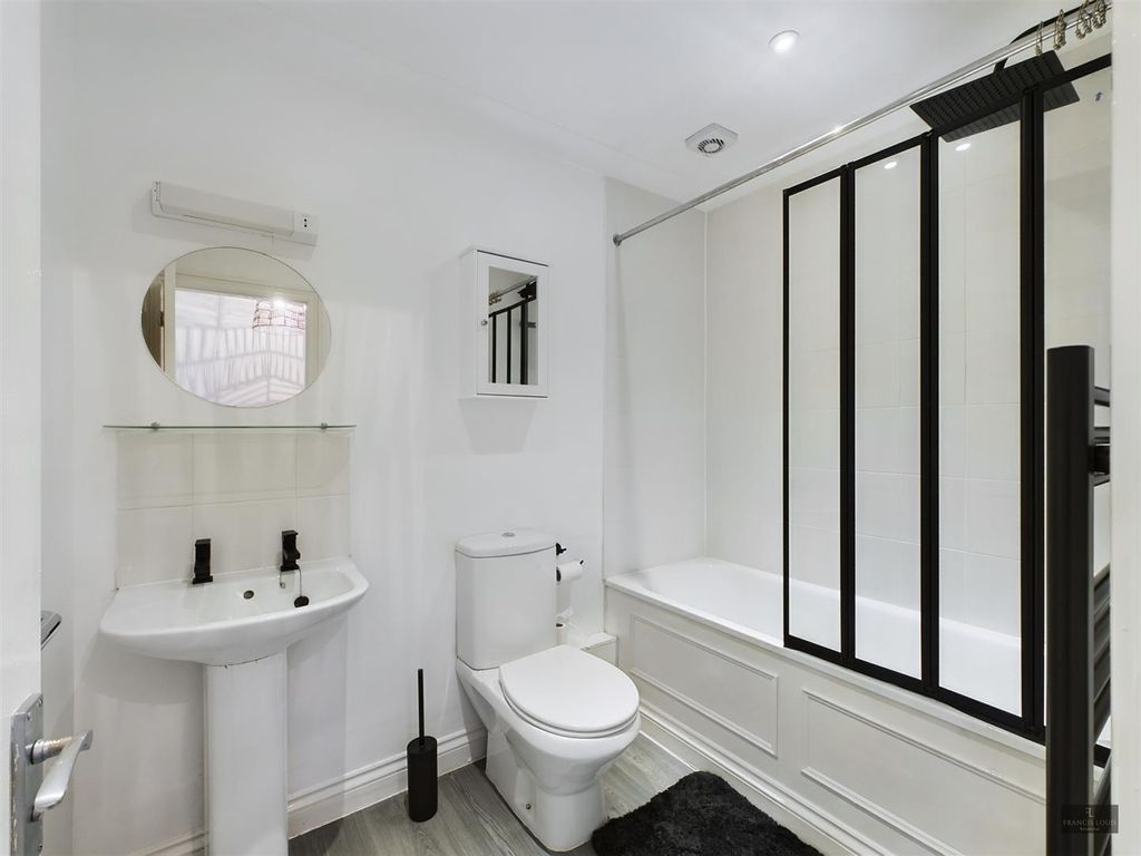 Property photo 2 of 9 Cam02887G0-Pr0042-Still001.Jpg