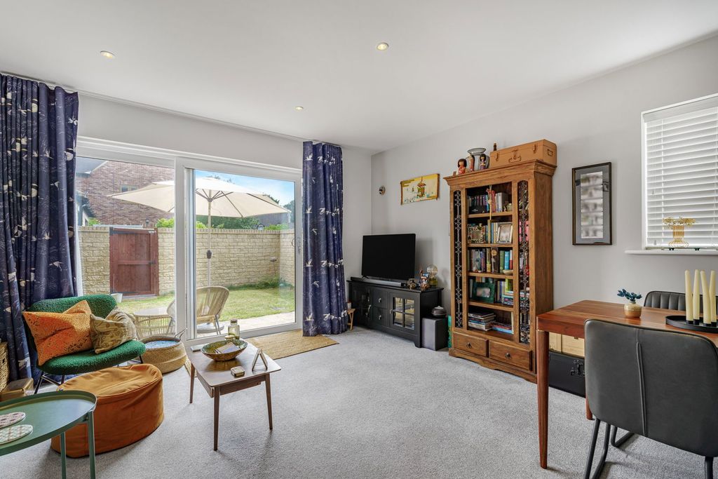 Property photo 2 of 18