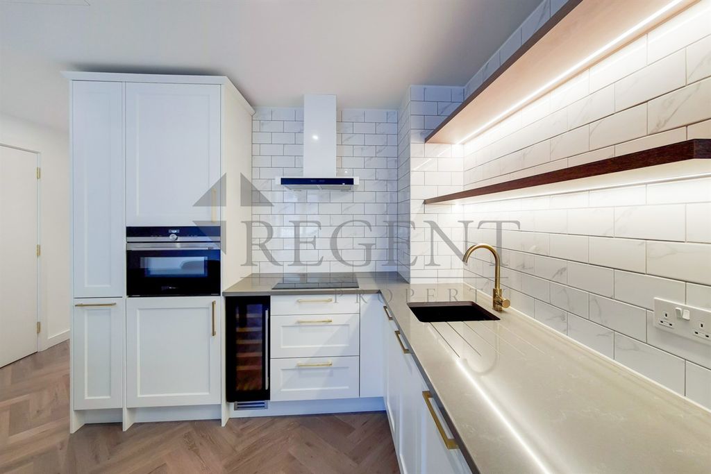 Property photo 3 of 10 Kitchen