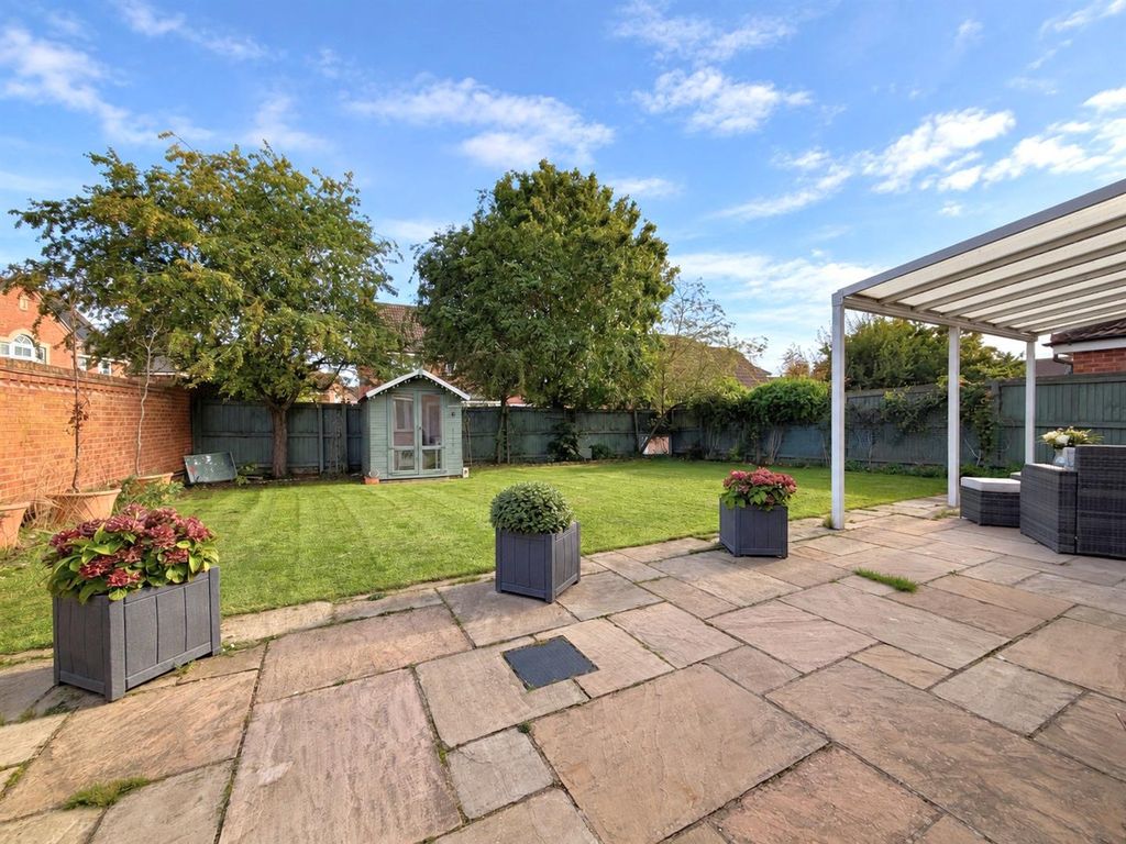 Property photo 3 of 29 Lovely Rear Garden