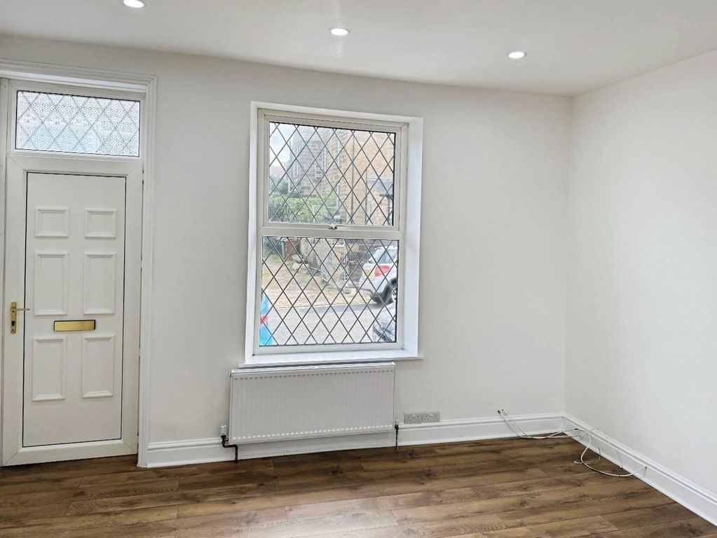Property photo 2 of 9 Pbox-Img.Jpg