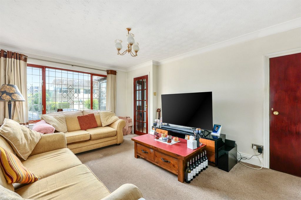 Property photo 2 of 11 Picture No. 12