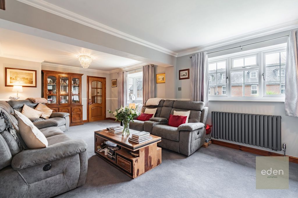 Property photo 2 of 26