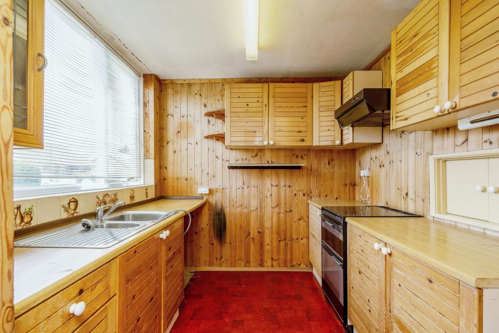 Property photo 3 of 15 Kitchen