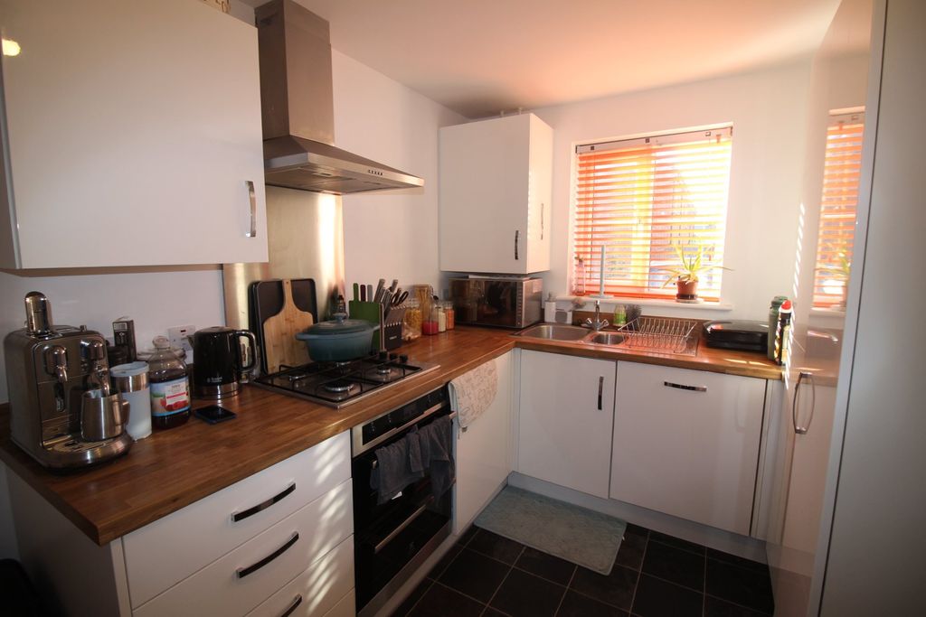 Property photo 2 of 17 Img_9986