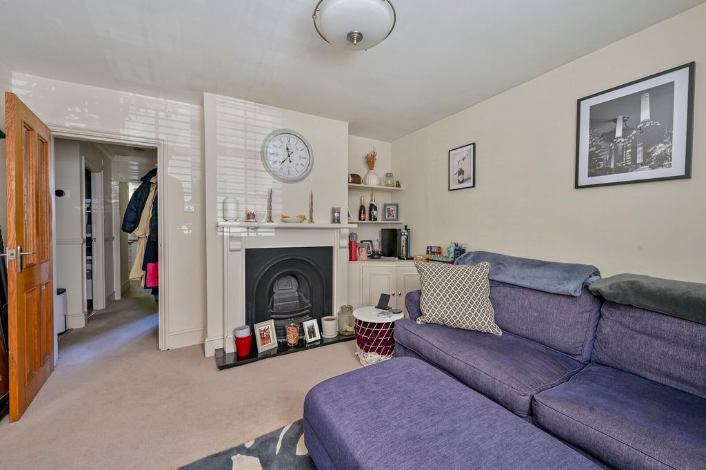 Property photo 3 of 10