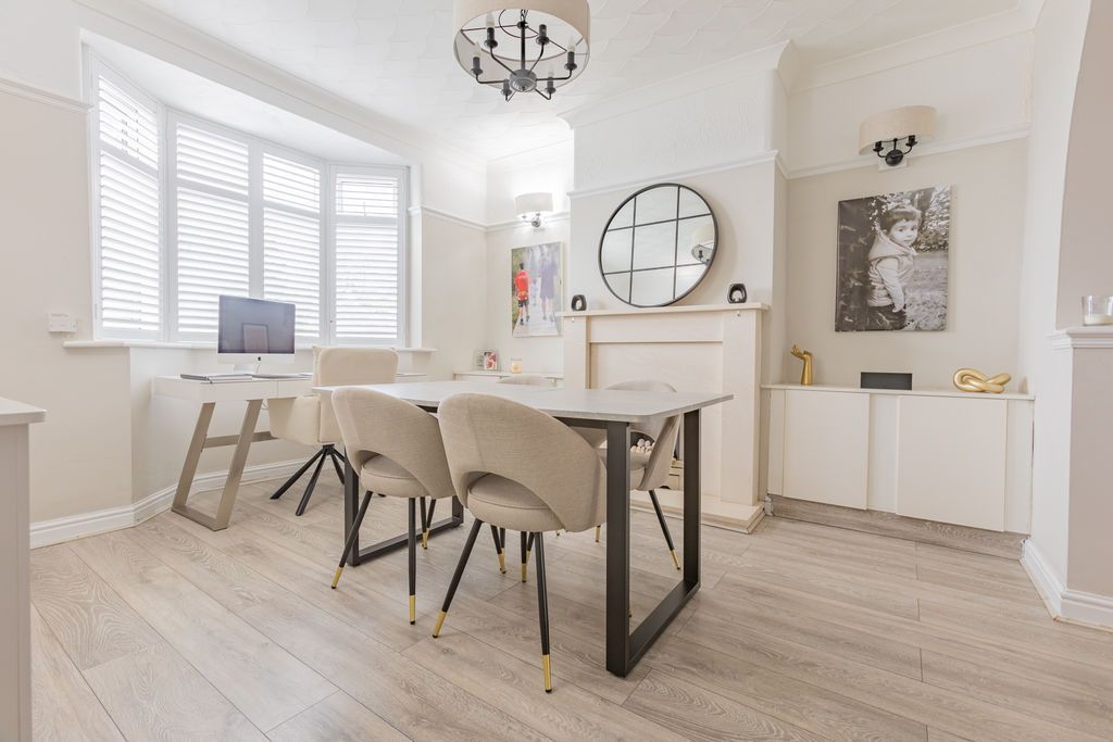 Property photo 3 of 23