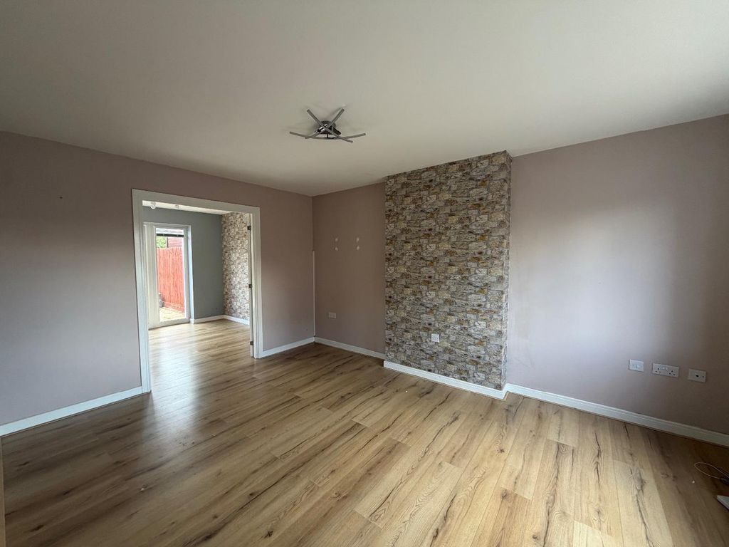 Property photo 2 of 10 Lounge