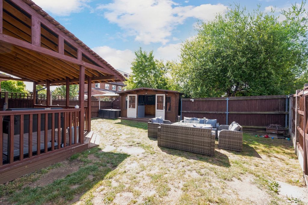 Property photo 3 of 18