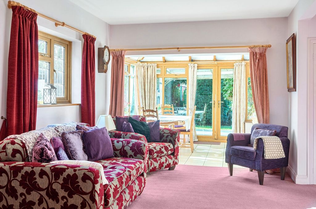 Property photo 3 of 21