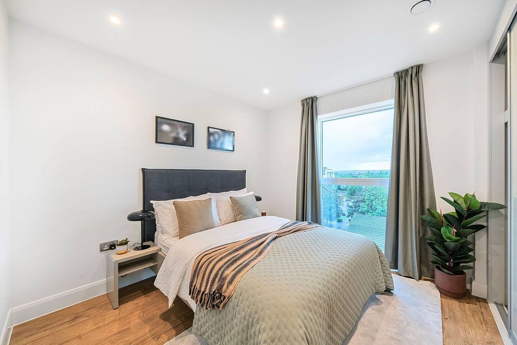 Property photo 1 of 60